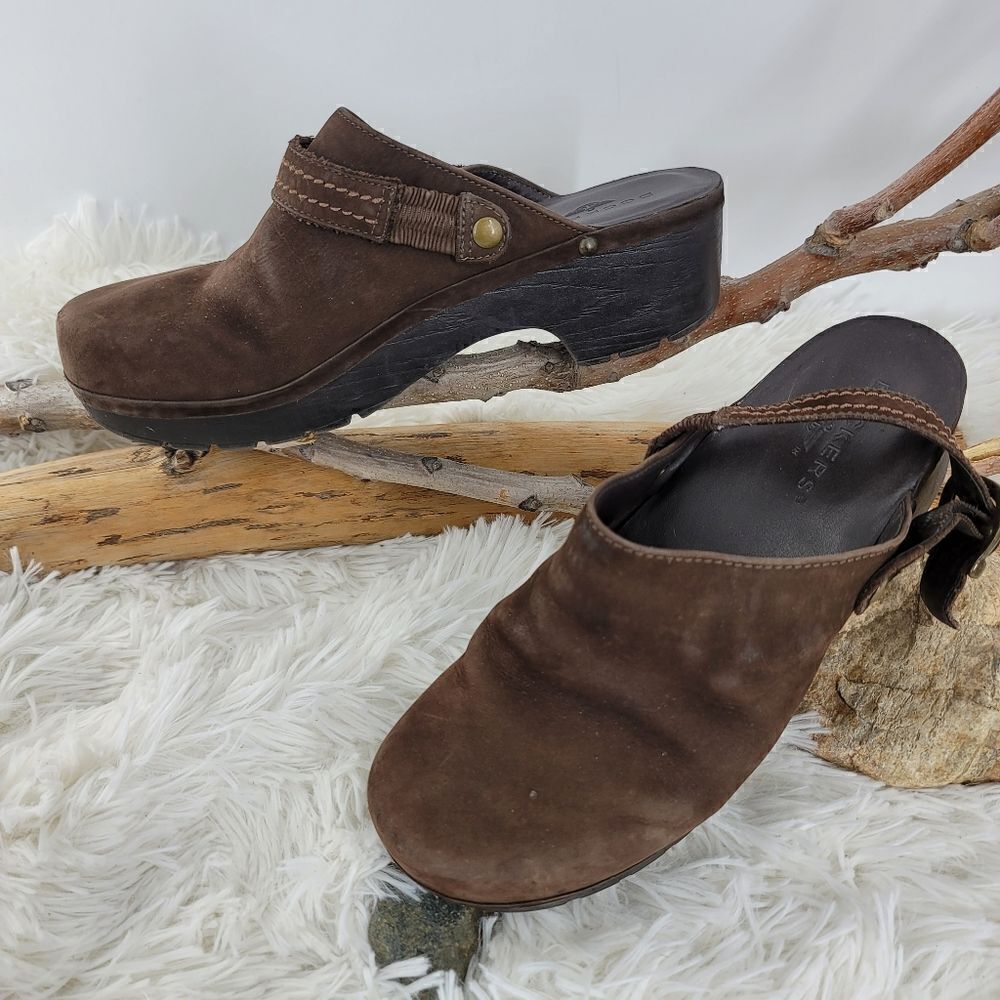 Dockers brown suede adjustable strap clogs